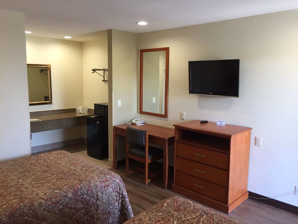 Simply Home Inn & Suites - Riverside Zimmer foto