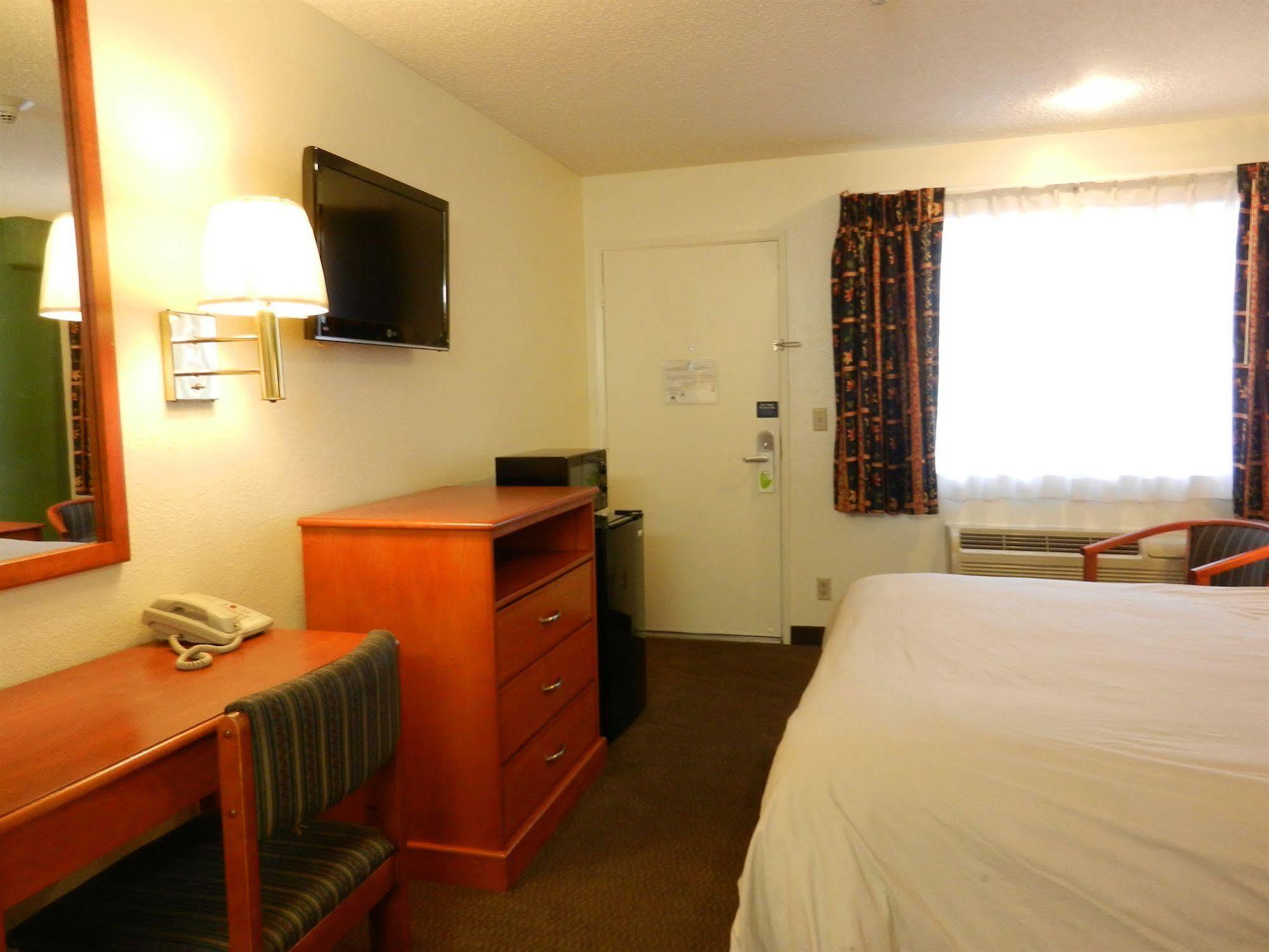 Simply Home Inn & Suites - Riverside Exterior foto